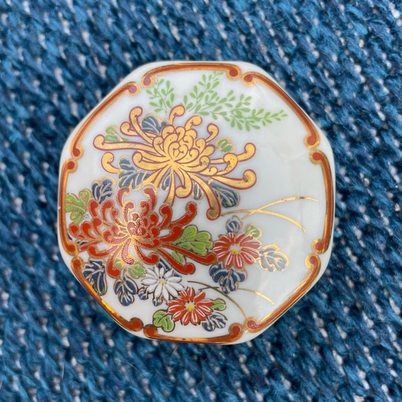 SHIBATA Japan Porcelain Miniature Octagon Trinket Box with Lid - Picture 2 of 6